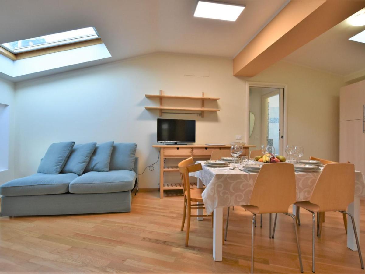 Apartment Duomo Mansarda By Interhome Изео Екстериор снимка