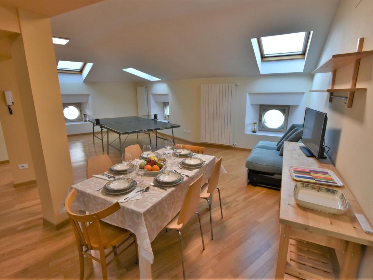 Apartment Duomo Mansarda By Interhome Изео Екстериор снимка