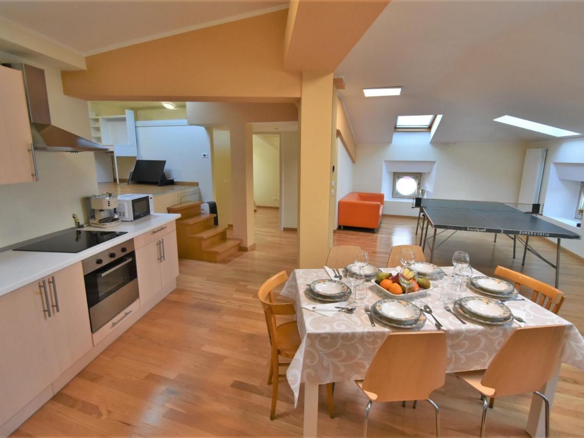 Apartment Duomo Mansarda By Interhome Изео Екстериор снимка